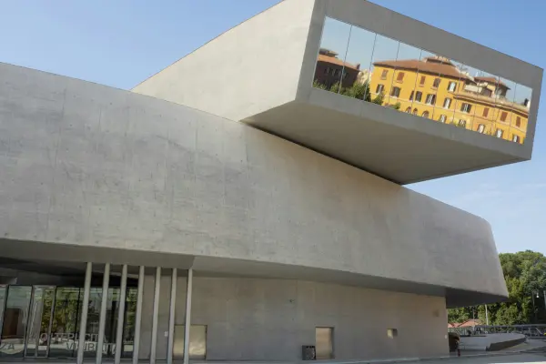 A Arquitetura de Zaha Hadid: Descobrindo o MAXXI em Roma