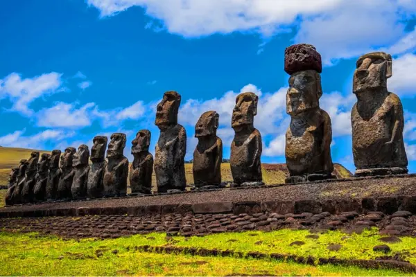Ilha de Páscoa: Mistérios dos Moais e Cultura Rapa Nui